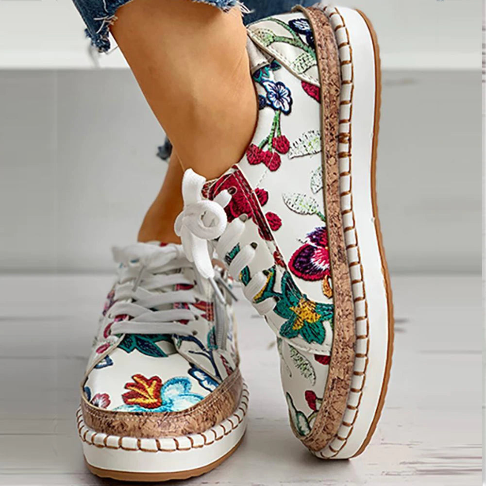 Gunnel - Vintage Sydde Sneakers Mit Blommönster för Dam | Perfekt för vardagsbruk