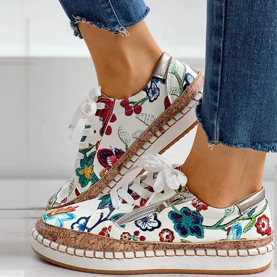 Gunnel - Vintage Sydde Sneakers Mit Blommönster för Dam | Perfekt för vardagsbruk
